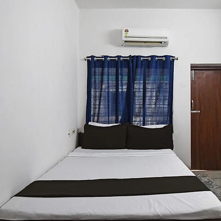 Oyo Hotel Chinar Park Калькутта Экстерьер фото