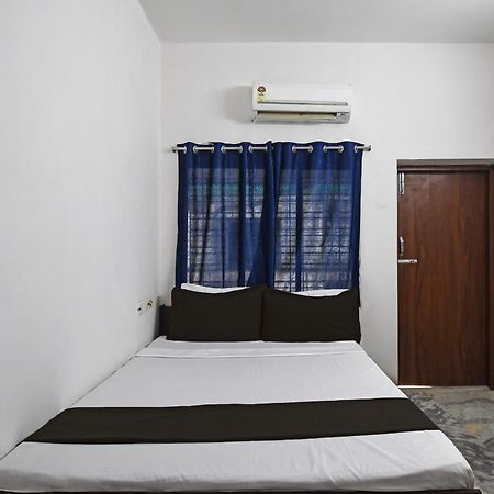 Oyo Hotel Chinar Park Калькутта Экстерьер фото