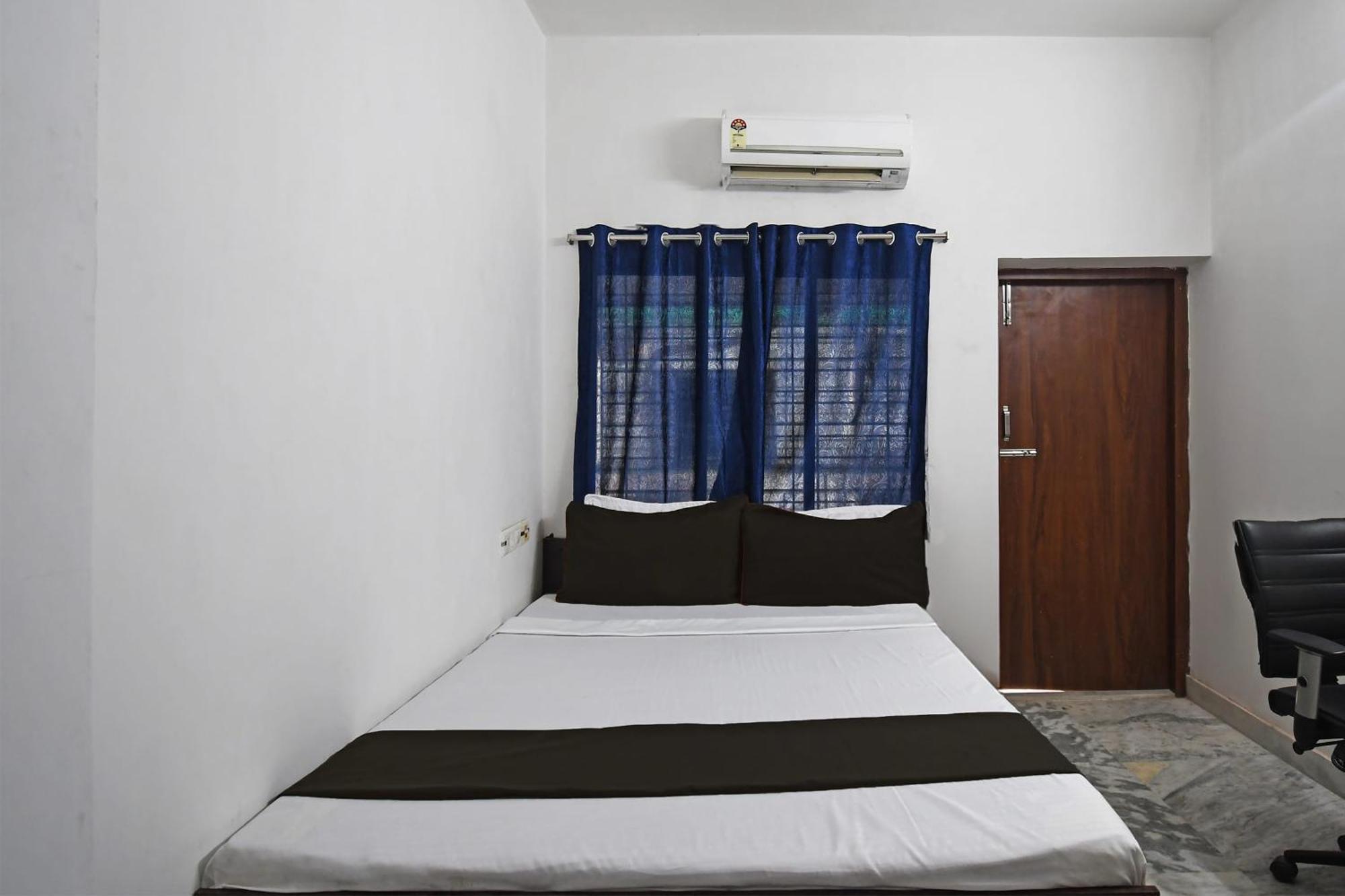 Oyo Hotel Chinar Park Калькутта Экстерьер фото