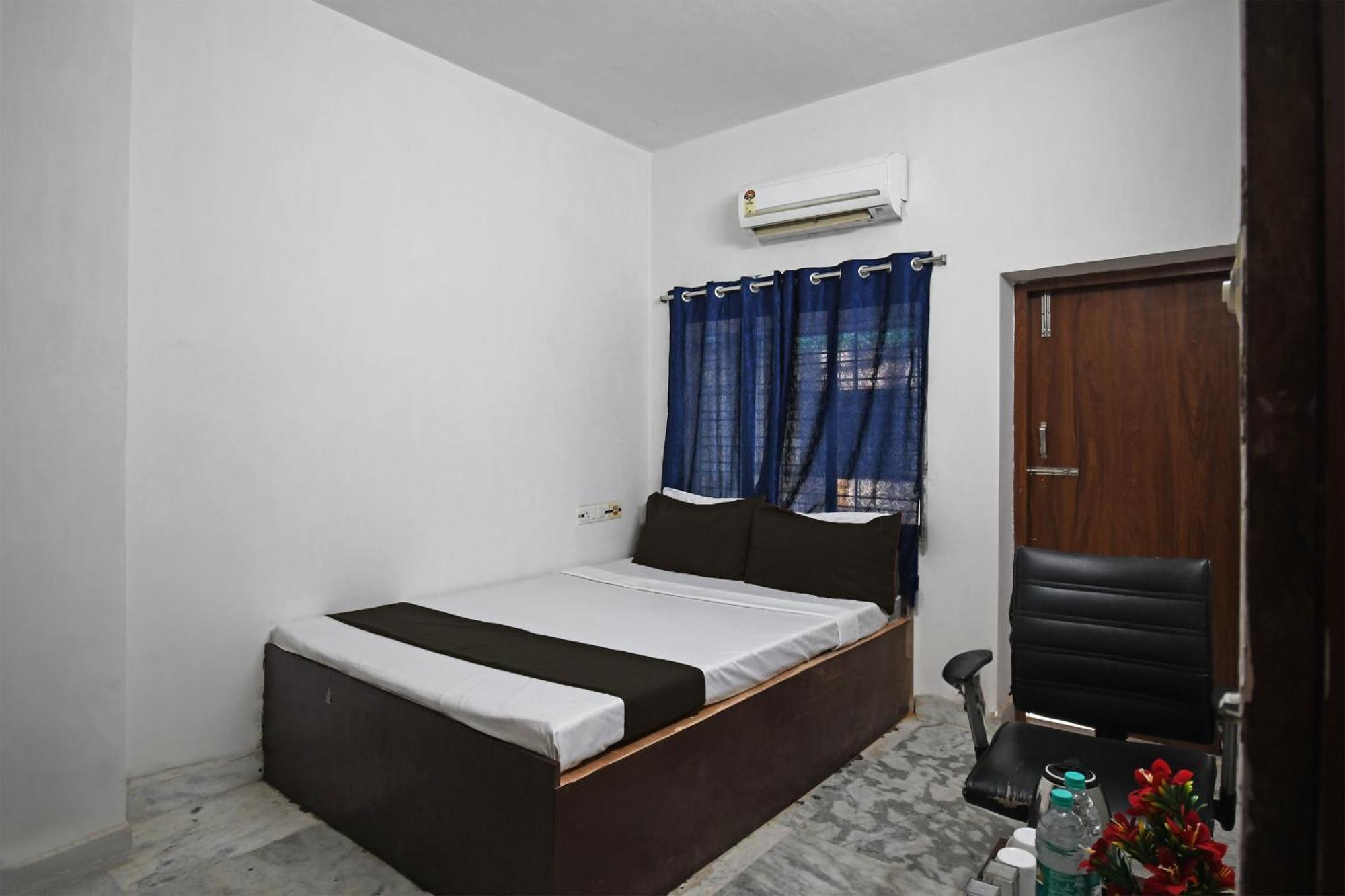 Oyo Hotel Chinar Park Калькутта Экстерьер фото