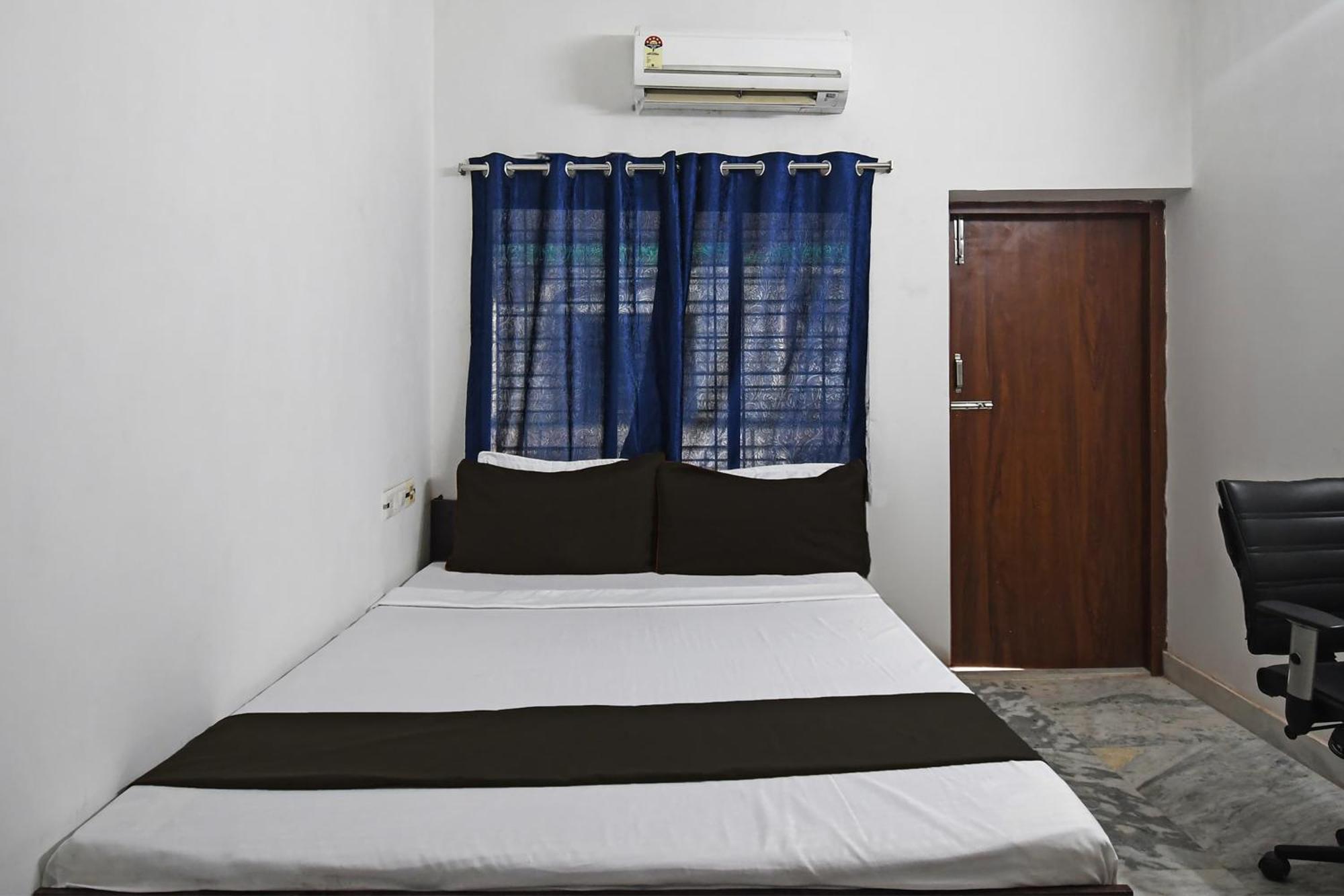 Oyo Hotel Chinar Park Калькутта Экстерьер фото