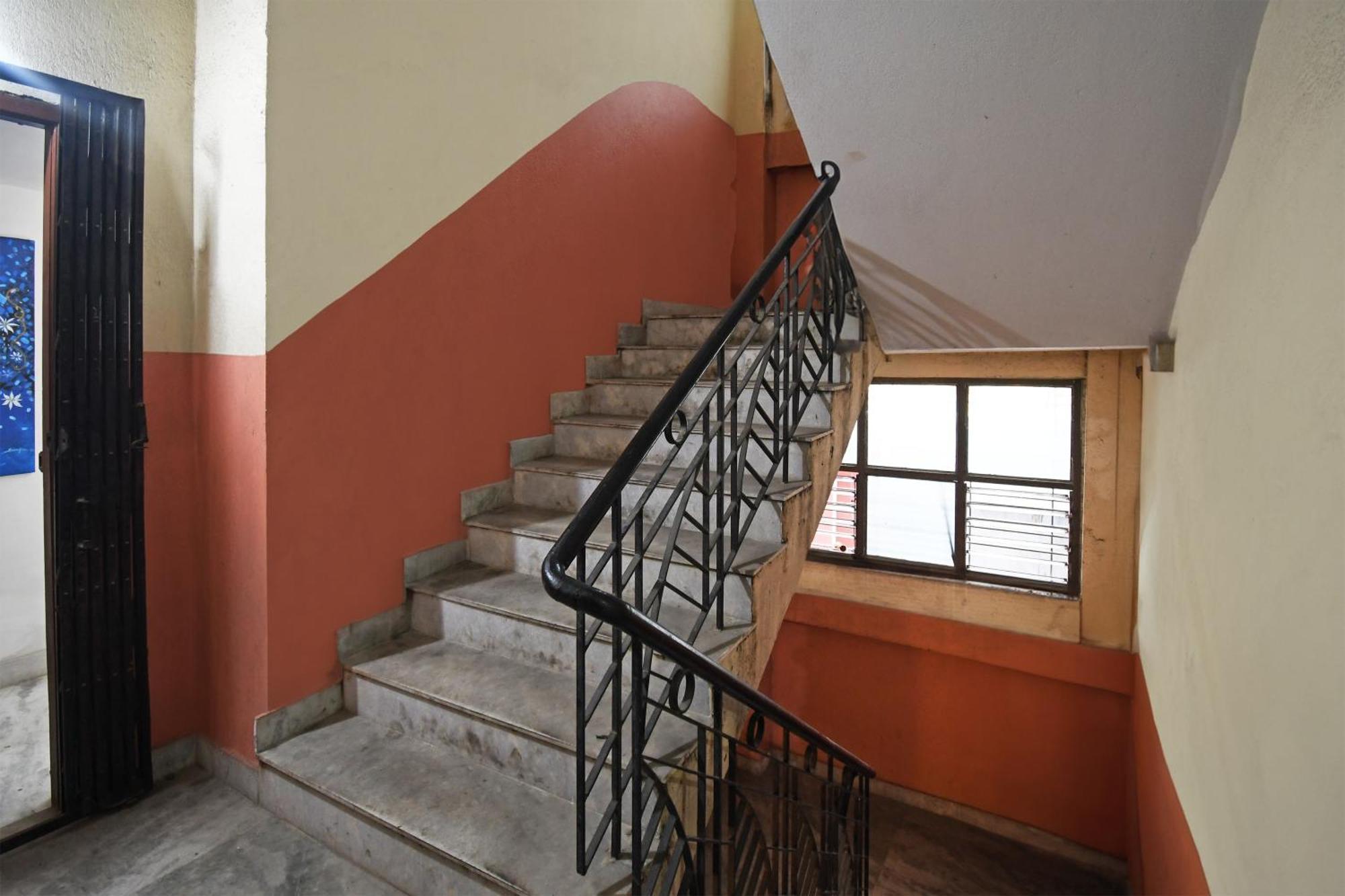 Oyo Hotel Chinar Park Калькутта Экстерьер фото