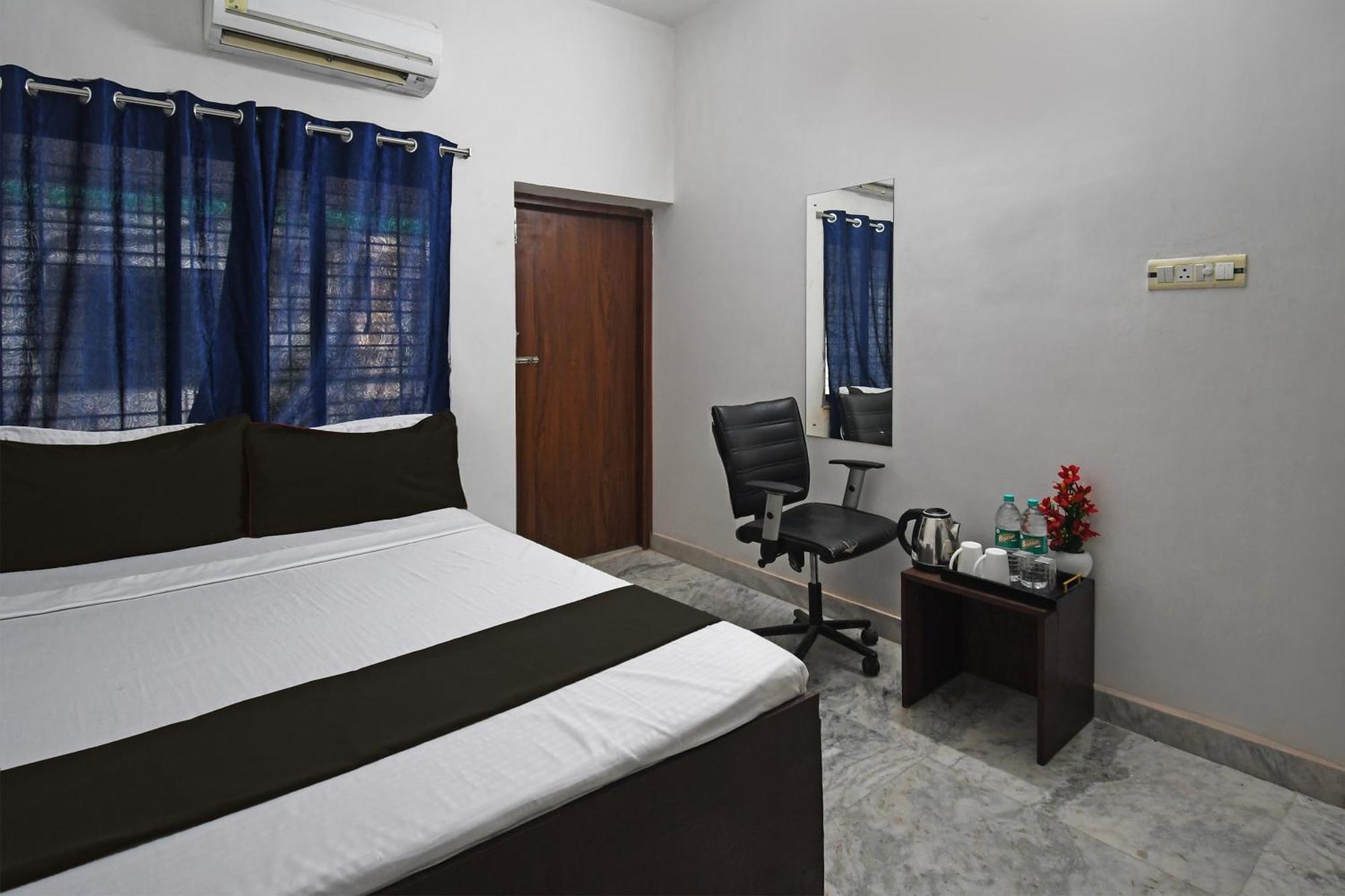 Oyo Hotel Chinar Park Калькутта Экстерьер фото