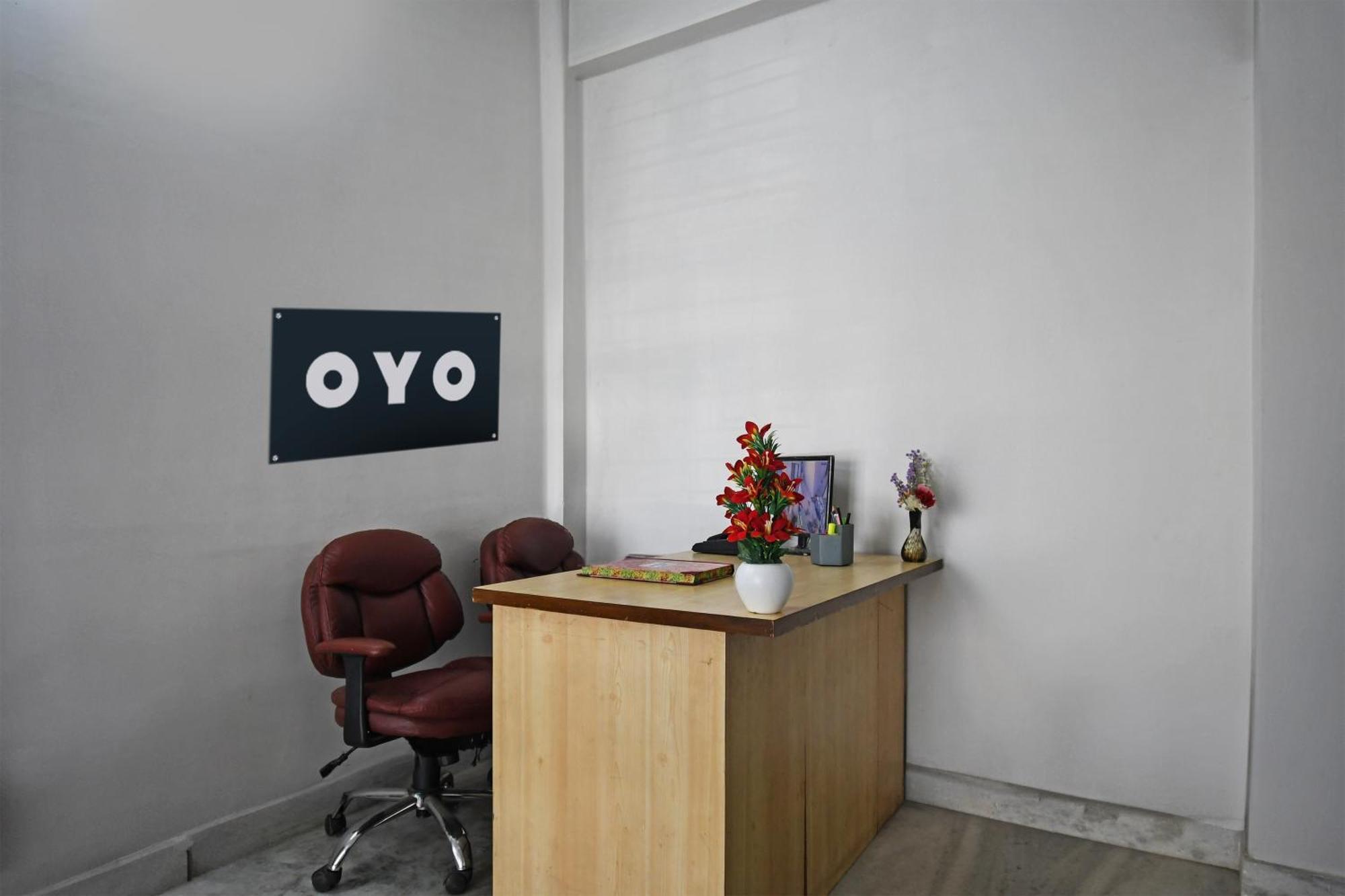 Oyo Hotel Chinar Park Калькутта Экстерьер фото