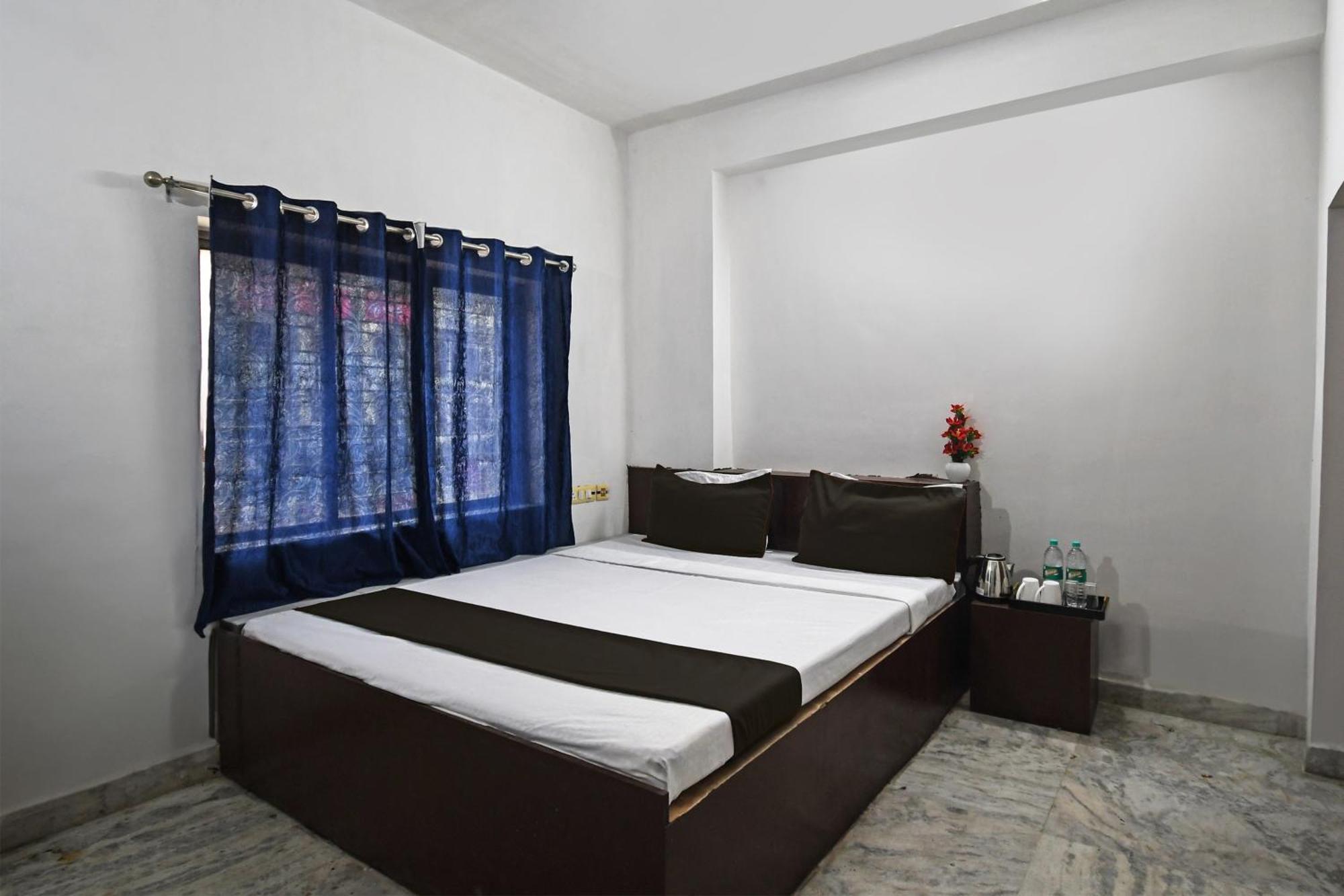 Oyo Hotel Chinar Park Калькутта Экстерьер фото